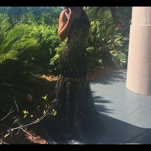 Black and Gold Elegant Dress Windsor